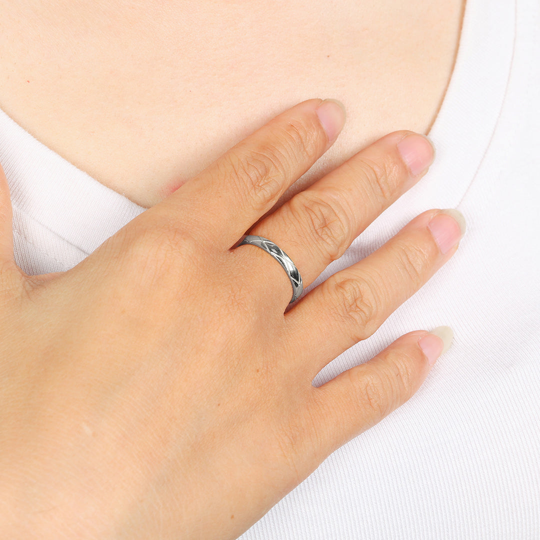 Classic Hatch Ring