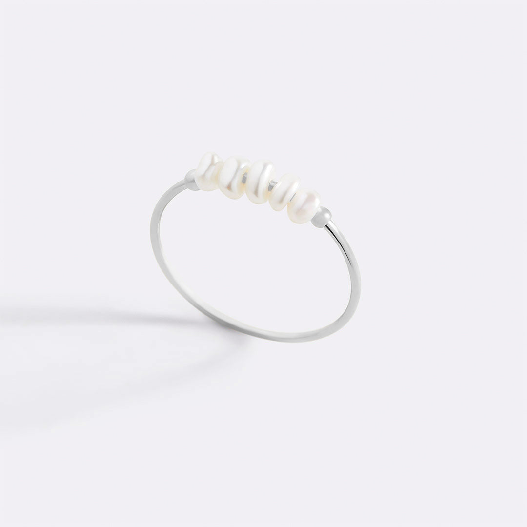 Mini Pearl Ring