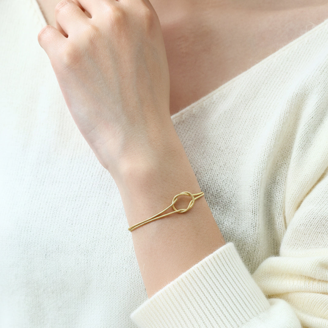 Dainty Knot Bracelet