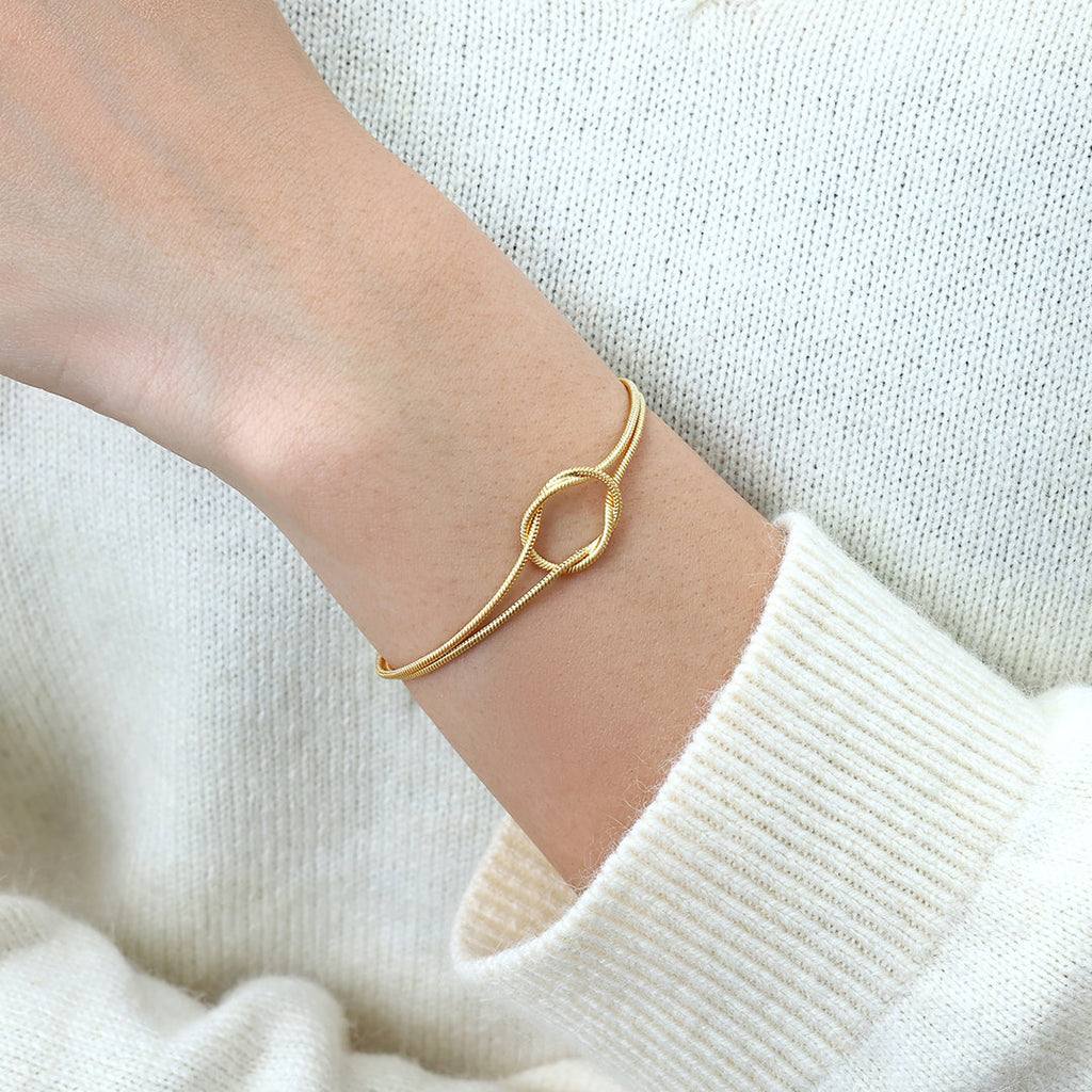 Dainty Knot Bracelet