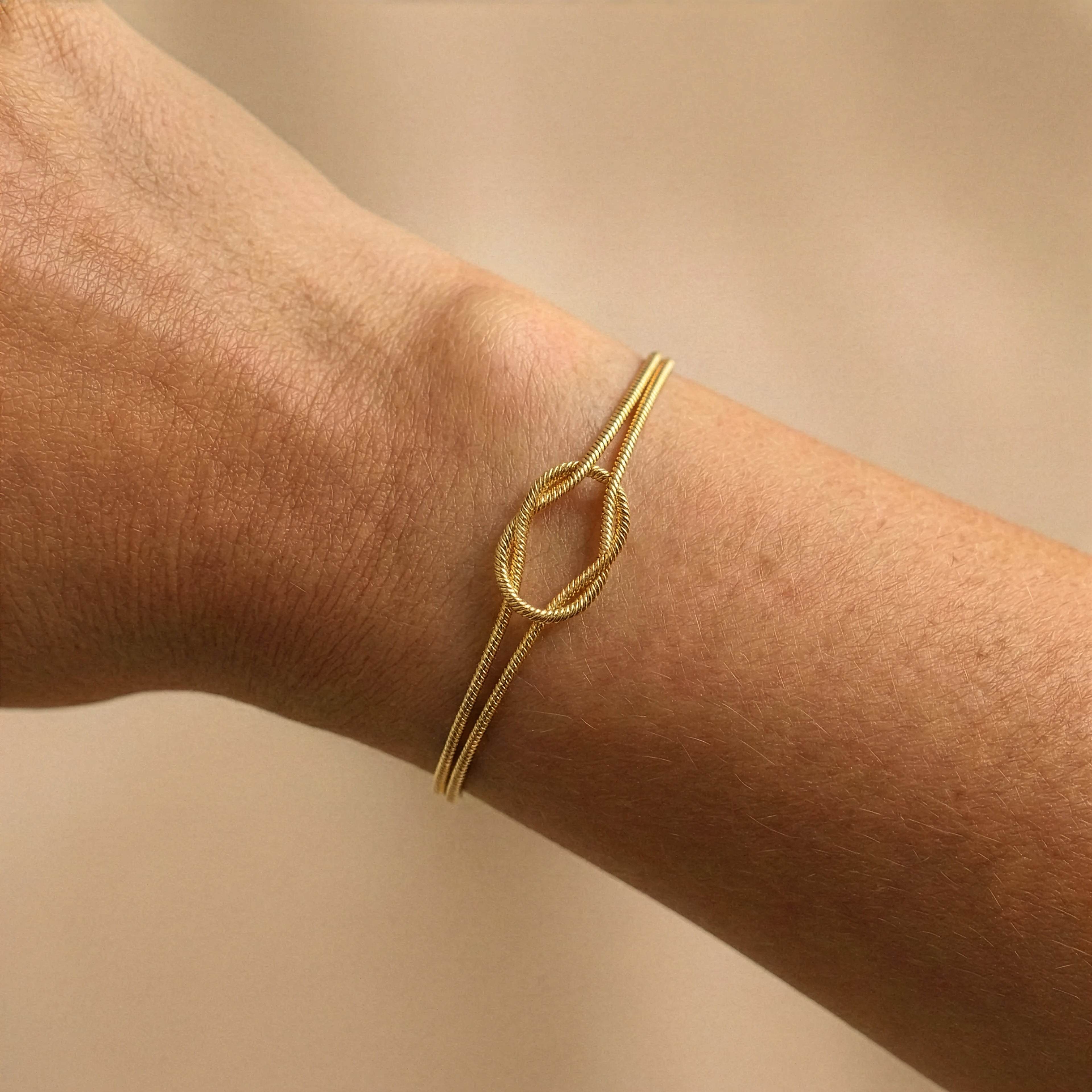 Dainty Knot Bracelet